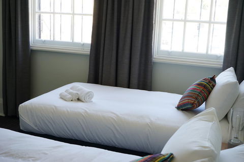 Rosehill Hotel - Accommodation Cooktown 7