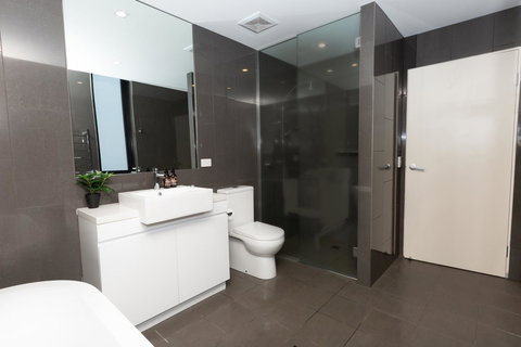 Brand New Executive Apartment - Accommodation Cooktown 11