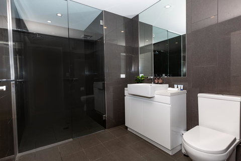 Brand New Executive Apartment - Accommodation Cooktown 16