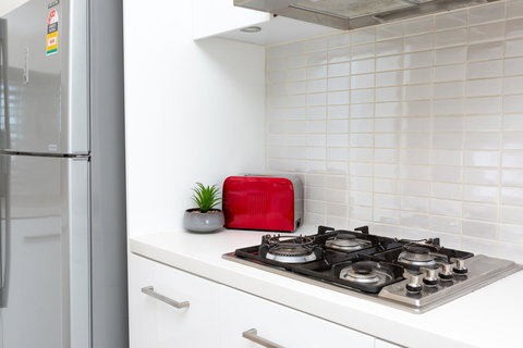 Brand New Executive Apartment - Accommodation Cooktown 7