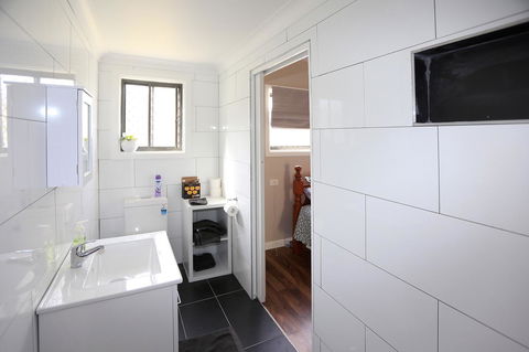 Pound Creek Gallery - Accommodation Cooktown 6