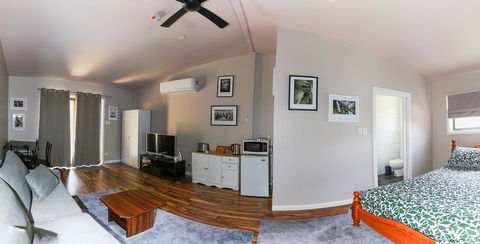 Pound Creek Gallery - Accommodation Cooktown 0