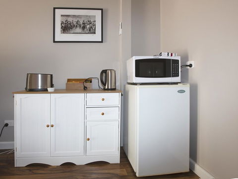 Pound Creek Gallery - Accommodation Cooktown 11