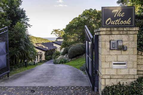 The Outlook Cabana - Accommodation Cooktown 22