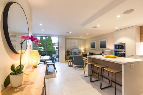 Nobbs Â· Executive 2 Storey Sydney Apartment With Pool - Accommodation Cooktown 4