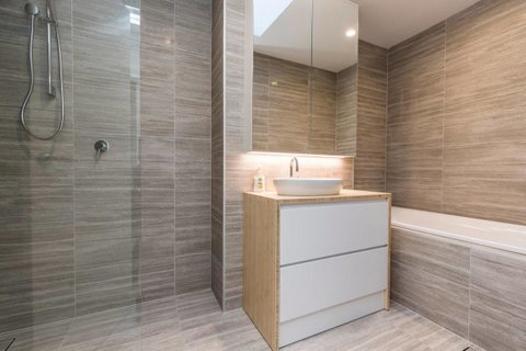 Nobbs Â· Executive 2 Storey Sydney Apartment With Pool - Accommodation Cooktown 10