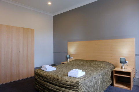 Royal Exhibition Hotel - Accommodation Cooktown 14