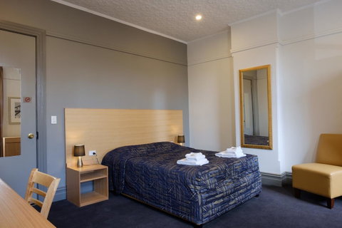 Royal Exhibition Hotel - Accommodation Cooktown 13