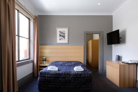 Royal Exhibition Hotel - Accommodation Cooktown 0