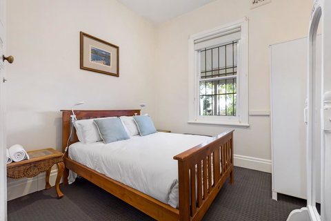 Drummoyne 3 Bedroom Home (62ALE) - Accommodation Cooktown 3