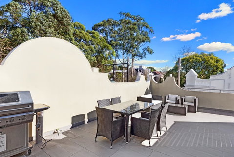 Glebe Self-Contained Modern One-Bedroom Apartments - Accommodation Cooktown 0
