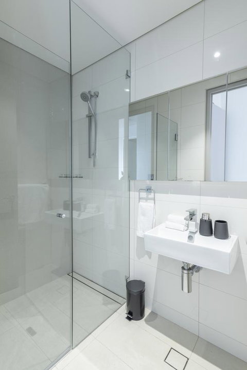 Large Light Luxe 3BDR 2BA Free Parking - Walk To Sydney Uni And RPA - Accommodation Cooktown 8