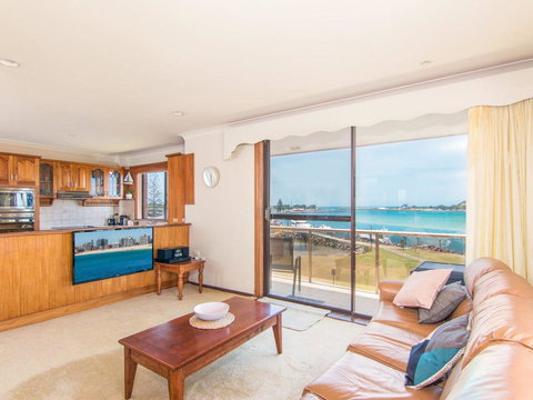 Shoreline 7 - Accommodation Cooktown 2