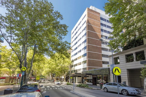 Macleay Hotel - Accommodation Cooktown 1