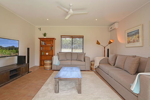 JE Guesthouse, Central To All The Hunter Valley Has To Offer - Accommodation Cooktown 3