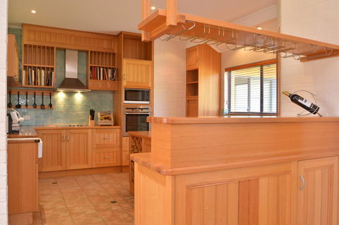 JE Guesthouse, Central To All The Hunter Valley Has To Offer - Accommodation Cooktown 11