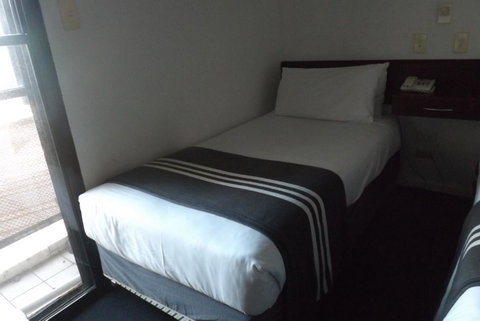 Hotel Hacienda - Accommodation Cooktown 16