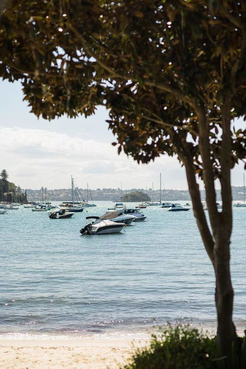 Waterfront Apartment Brimming With Inspirational Artwork - Accommodation Cooktown 9