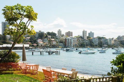 Waterfront Apartment Brimming With Inspirational Artwork - Accommodation Cooktown 26