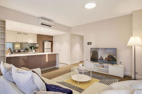 Stunning Sunset Water View 2BEDs On High Rises - Accommodation Cooktown 1