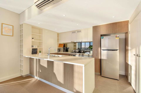 Stunning Sunset Water View 2BEDs On High Rises - Accommodation Cooktown 8