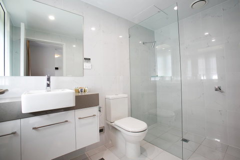 The Lucky Hotel - Accommodation Cooktown 30