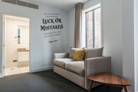 The Lucky Hotel - Accommodation Cooktown 23
