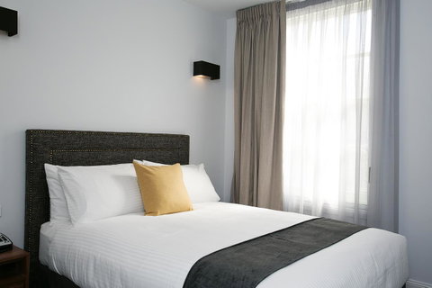 The Lucky Hotel - Accommodation Cooktown 28