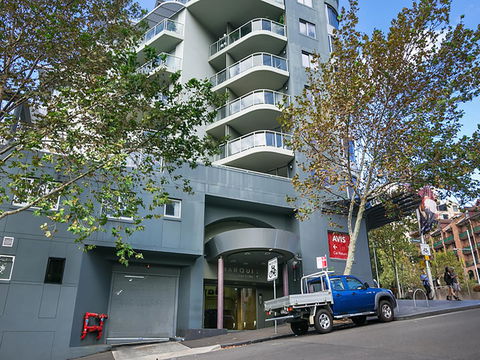 Lower Bridge And Sails - Executive 2BR Darlinghurst Apartment With Balcony And Rooftop Views - Accommodation Cooktown 14