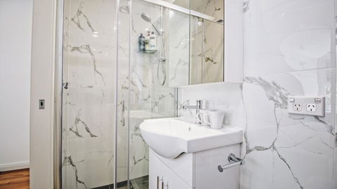 Cozy 5 Bed House In Sydney - Accommodation Cooktown 16