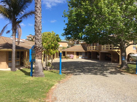 Como Lodge - Accommodation Cooktown 1