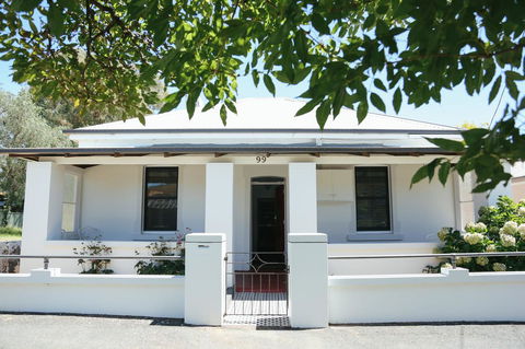 99 Hill Street Apartments - Accommodation Cooktown 0