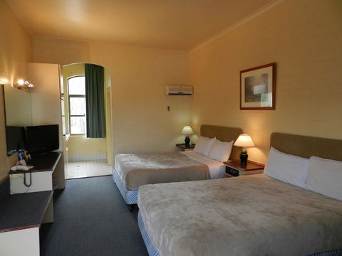 Prince Of Wales Hotel - Accommodation Cooktown 3
