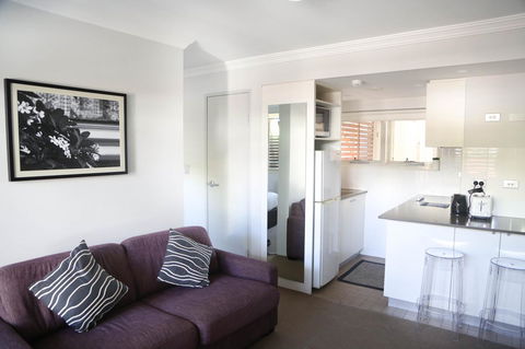 The Blenheim - Accommodation Cooktown 3
