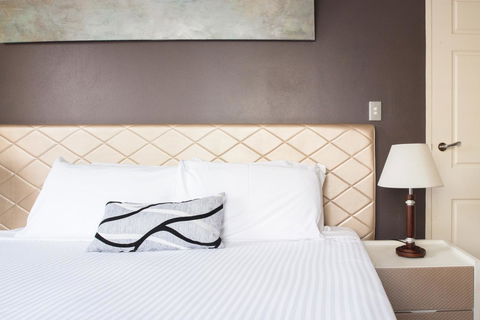 Seasons Harbour Plaza - Accommodation Cooktown 10