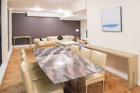 Seasons Harbour Plaza - Accommodation Cooktown 9