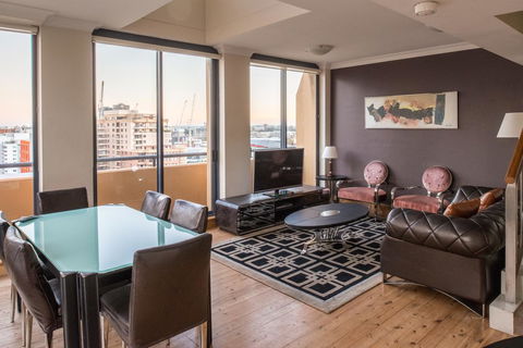 Seasons Harbour Plaza - Accommodation Cooktown 13