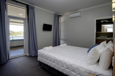 Lakes And Ocean Hotel Forster - Accommodation Cooktown 12