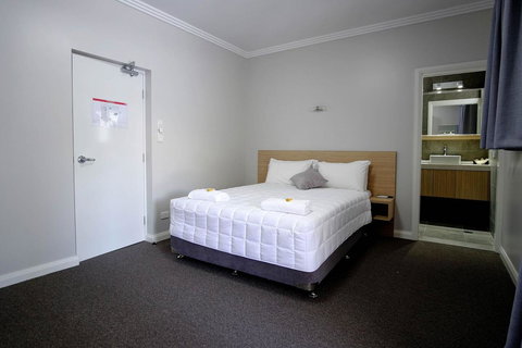 Lakes And Ocean Hotel Forster - Accommodation Cooktown 13