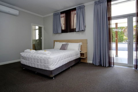 Lakes And Ocean Hotel Forster - Accommodation Cooktown 19