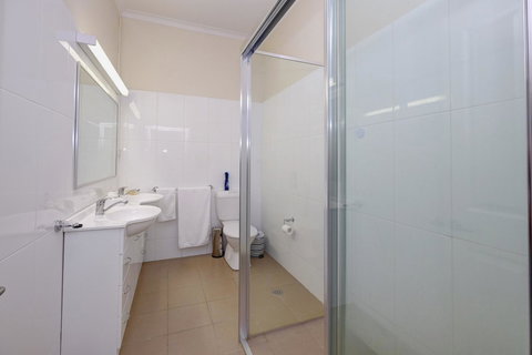 Lakes And Ocean Hotel Forster - Accommodation Cooktown 2