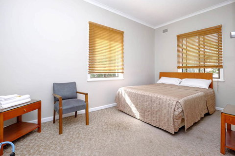 Lakes And Ocean Hotel Forster - Accommodation Cooktown 8