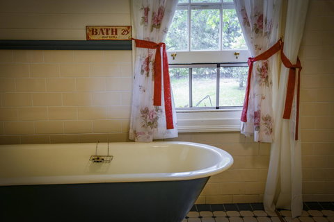 Arcadia - The Barn Cottage & Rosehill Cottage - Accommodation Cooktown 18