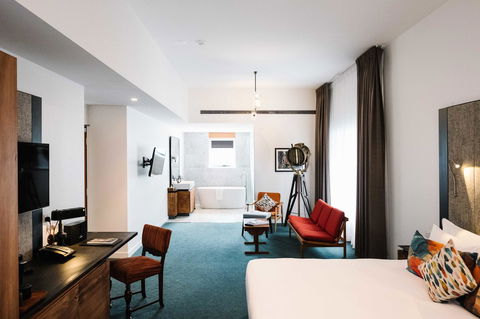 The Old Clare Hotel, Independent Collection By EVT - Accommodation Cooktown 15