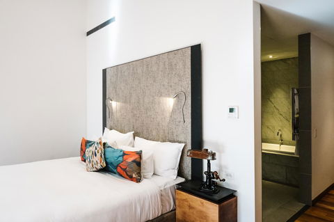 The Old Clare Hotel, Independent Collection By EVT - Accommodation Cooktown 18