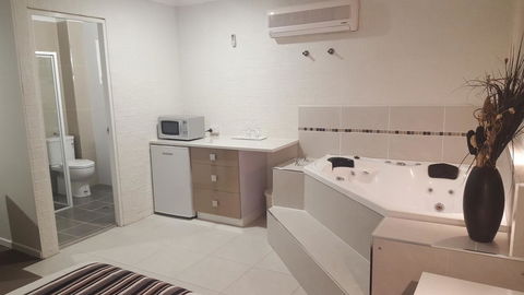 Coastal Bay Motel - Accommodation Cooktown 40
