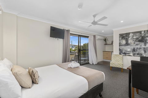 Coastal Bay Motel - Accommodation Cooktown 2
