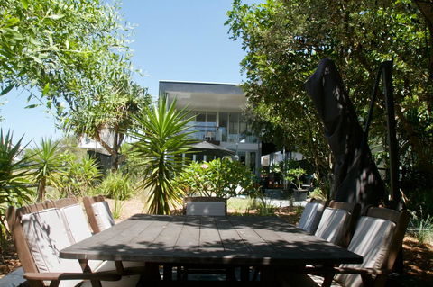 Casuarina Beachfront House - Hostie Properties - Accommodation Cooktown 14