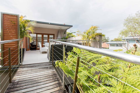 Family Surf House 5 Min Walk To Manly Beach - Accommodation Cooktown 0