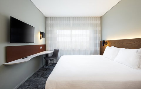 Holiday Inn Express Newcastle, An IHG Hotel - Accommodation Cooktown 16